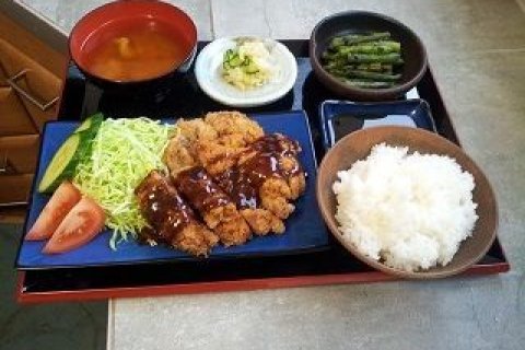 Japanisch Kochen und Sprechen: Tonkatsu und Tonjiri
