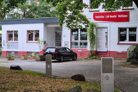 Foto AllerWeltHaus mit Park